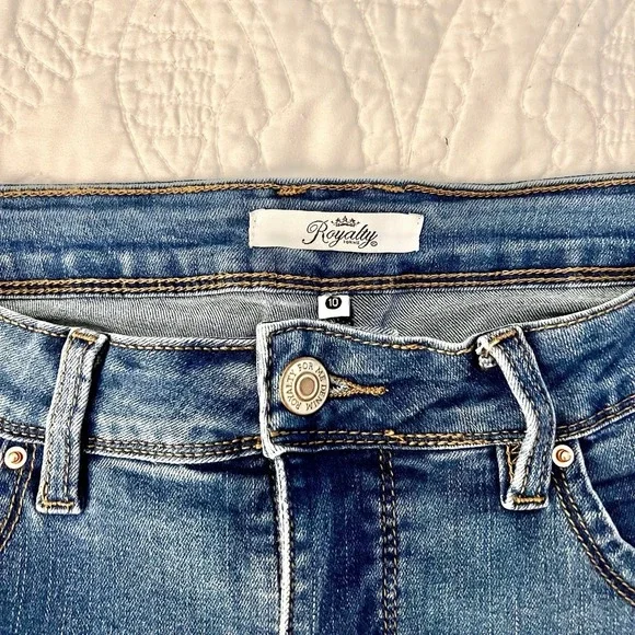 Royalty Denim Jeans Blue Wash Skinny Leg Casual Everyday Size 10 - Picture 4 of 5